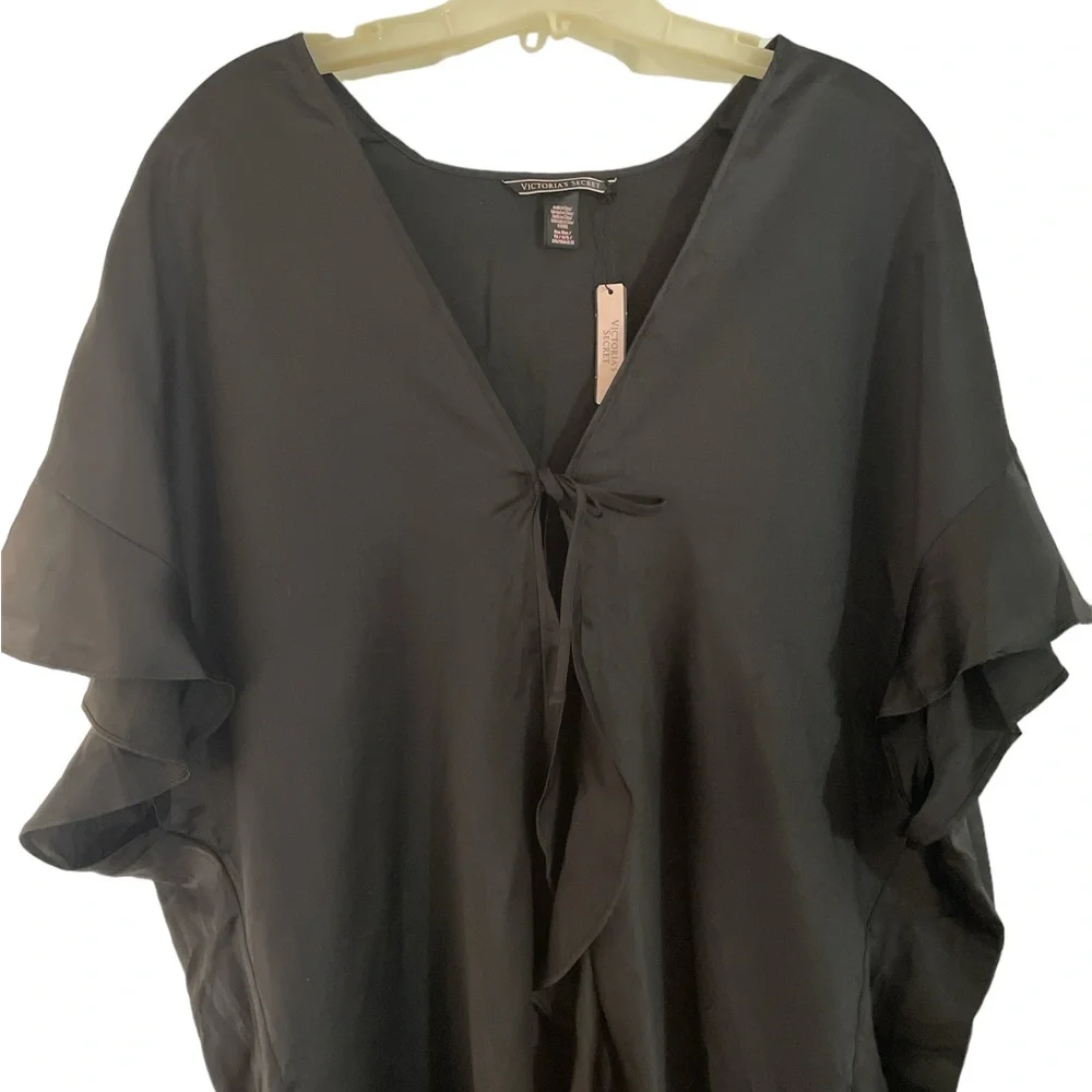 Victoria’s Secret black satin ruffle tie front short bath robe NWT one size